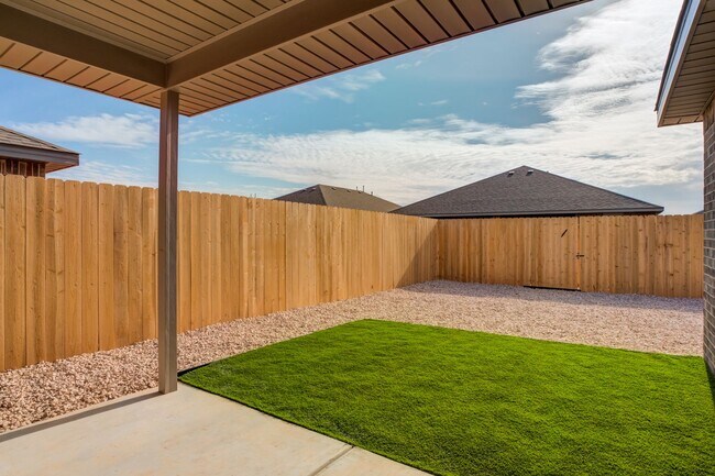 Building Photo - Brand New 4/2 in South Lubbock!