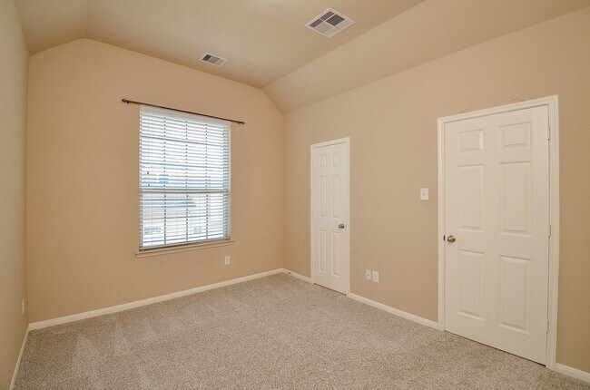 Building Photo - 3307 Home Point Dr