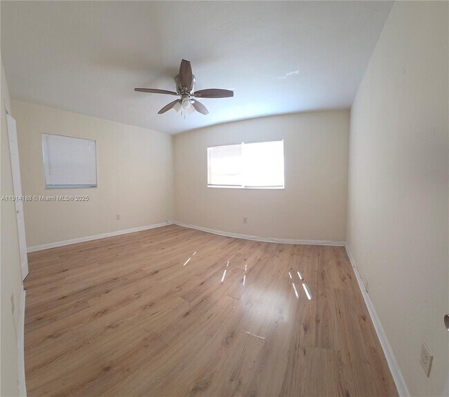 Building Photo - 1085 NW 133rd St