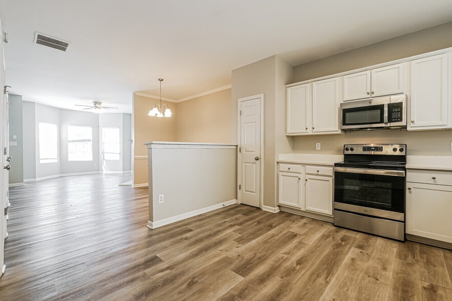 Building Photo - 5480 Sierra Trl