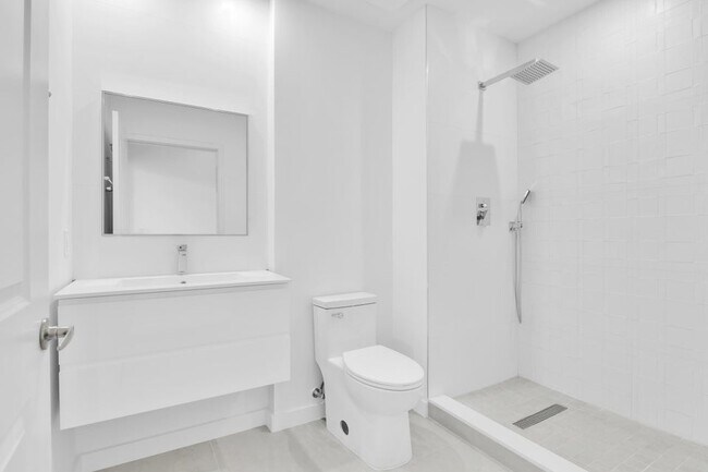 Building Photo - 300 S Australian Ave