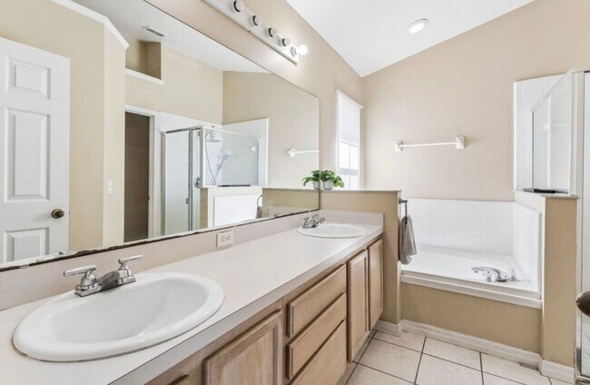 Building Photo - 7907 Magnolia Bend Ct