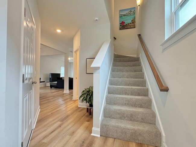 Building Photo - AVAILABLE SEPTEMBER 2025 [PET FRIENDLY]