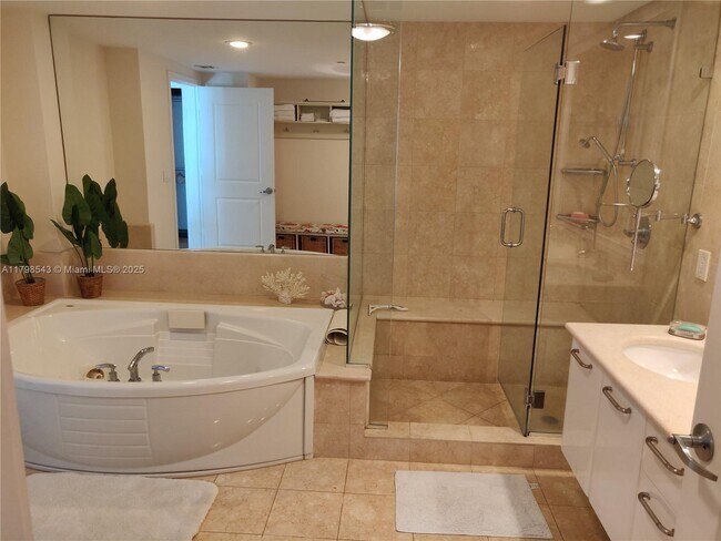 Building Photo - 3101 S Ocean Dr