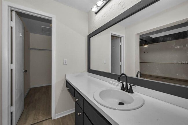 Building Photo - 2581 Countryside Blvd