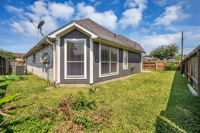 Building Photo - 1046 Willersley Ln