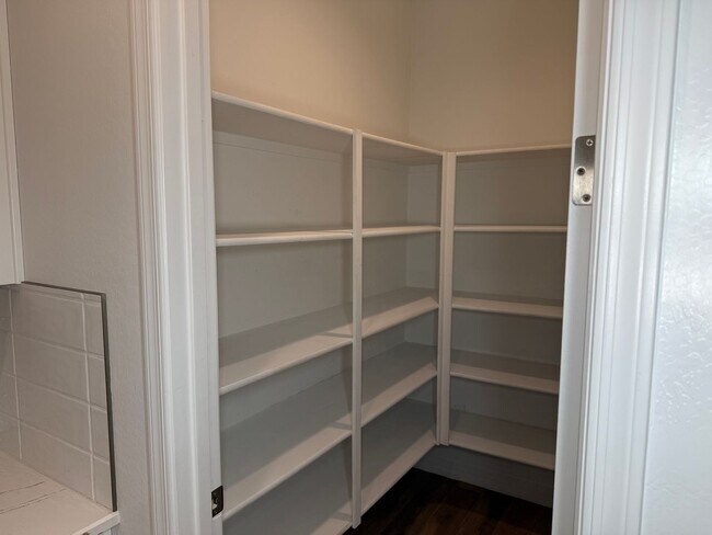 Building Photo - 1673 N St Francis Pl