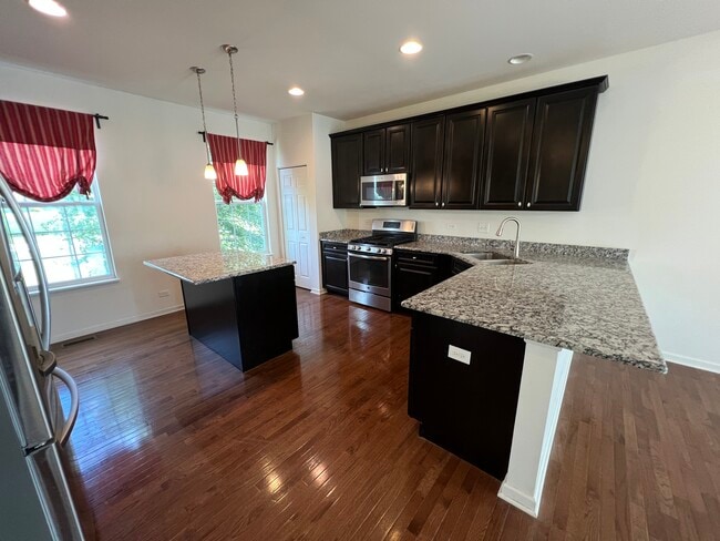 Building Photo - 4014 Pompton Ct