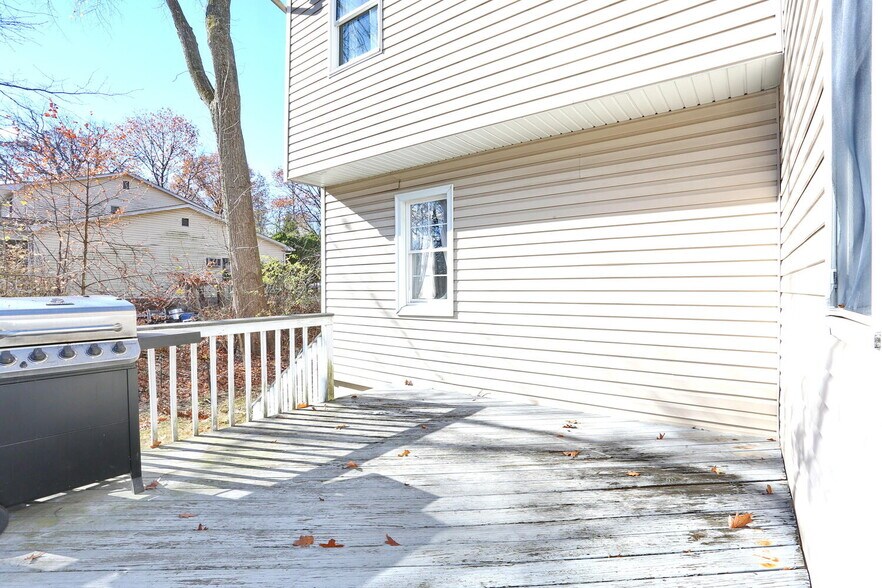 Building Photo - 16 Gerke Ave