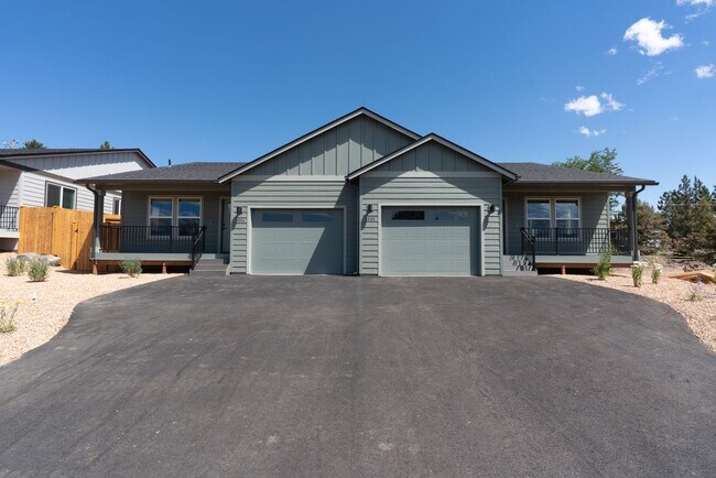 Building Photo - Brand New 2 Bedroom Duplex in SW Redmond
