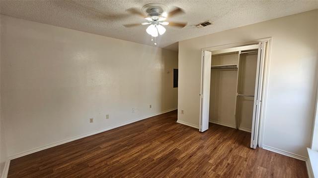 Building Photo - 3018 N Bell Ave