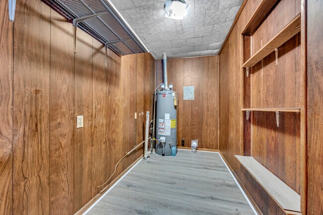 Building Photo - 415 19th St N