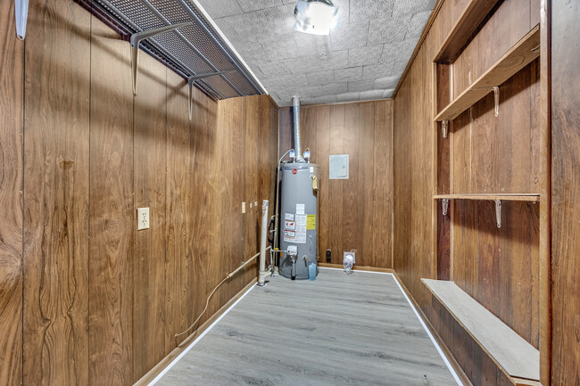 Building Photo - 415 19th St S