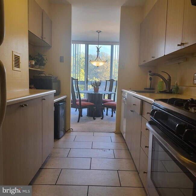 Building Photo - 3600 Conshohocken Ave