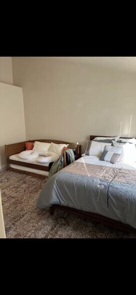 Building Photo - 1602 N Stevens Dr