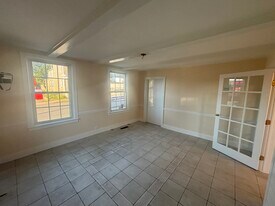 Building Photo - 207 Market St