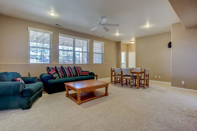 Building Photo - Beautiful Home in Gated Community