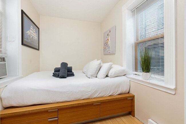 Building Photo - 0 Hull St