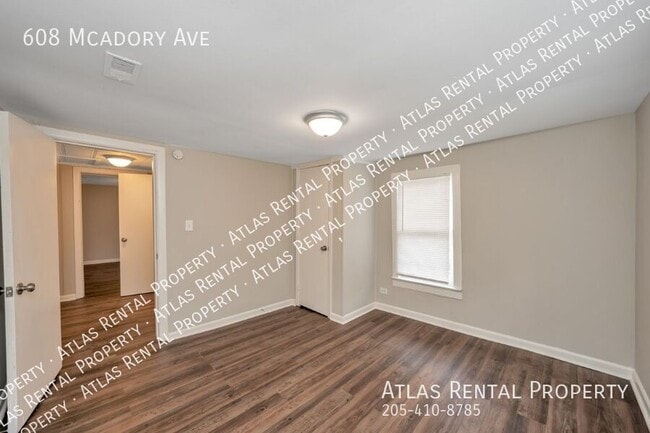 Building Photo - 608 McAdory Alley