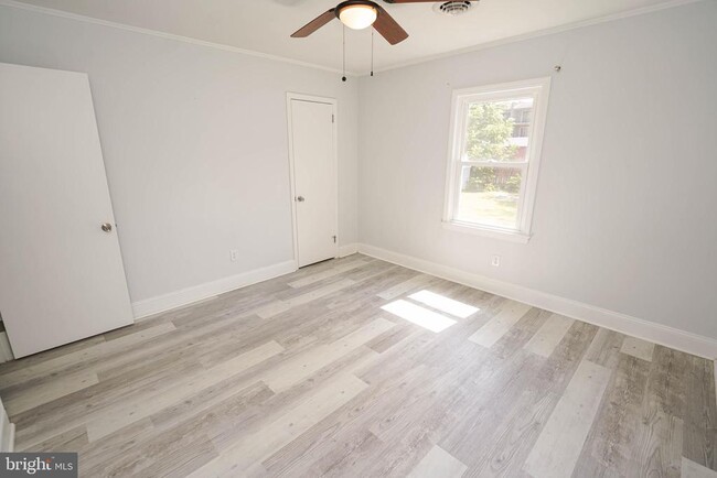 Building Photo - 1007 Spring Ave