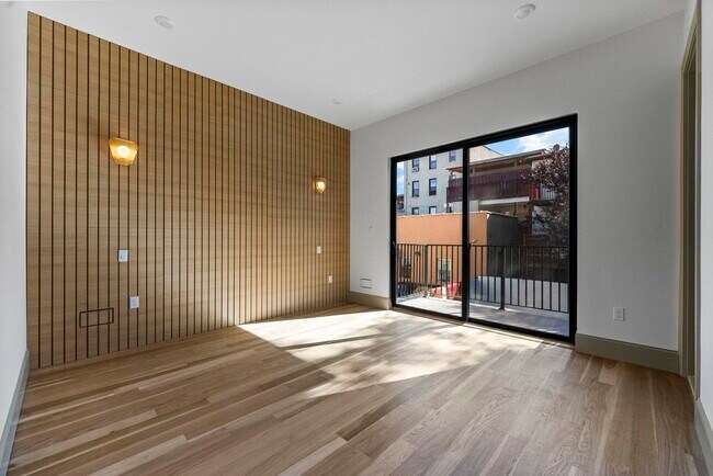 Building Photo - 166 New York Ave