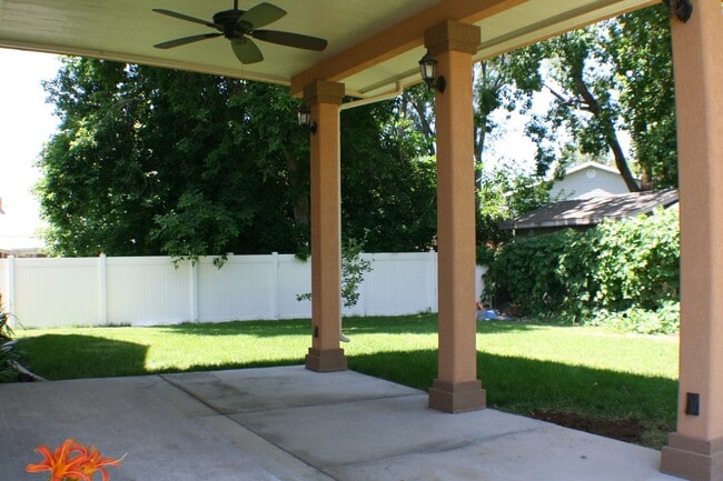 Building Photo - Beautiful Orem home for rent!