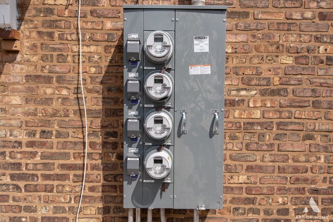 Building Photo - 1820 Gunderson Ave