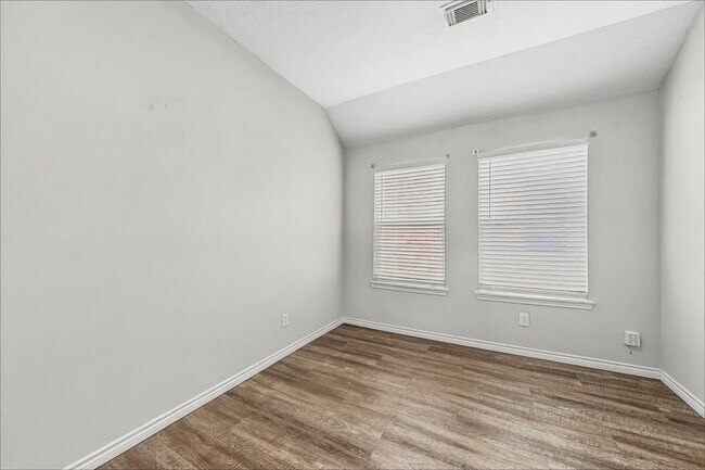 Building Photo - 2423 Lofty Falls Ct