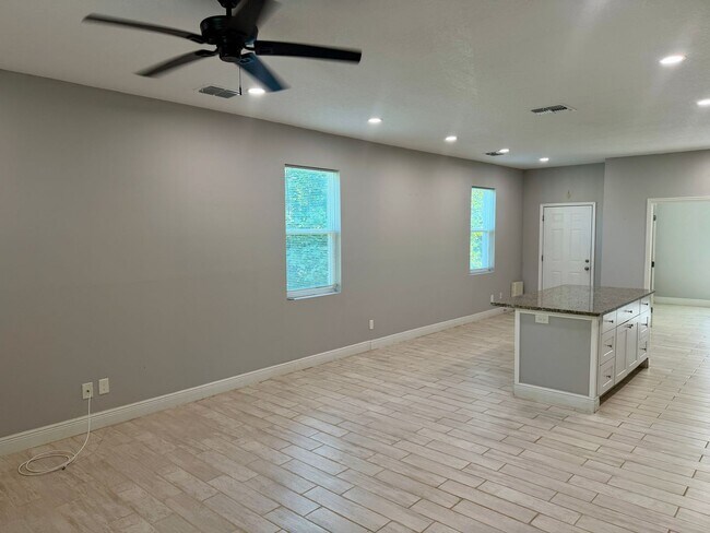 Building Photo - 2812 N 75th St