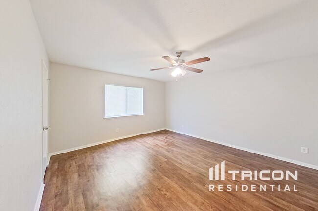 Building Photo - 3816 Aspenwood Dr