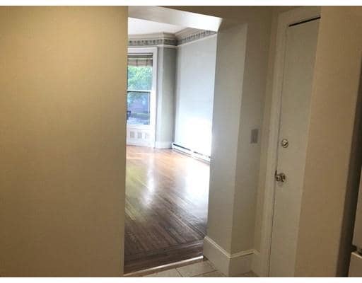 Building Photo - 461 Beacon St
