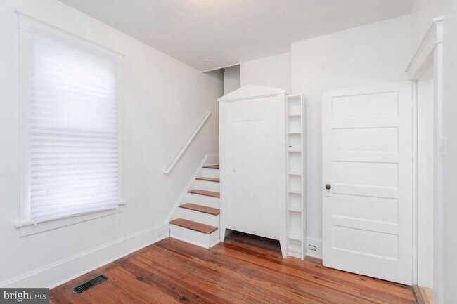 Building Photo - 775 Collicello St