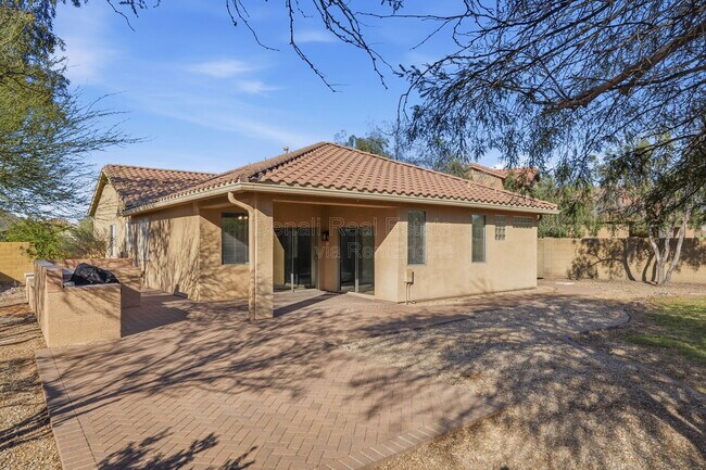 Building Photo - 1711 W Twain Ct