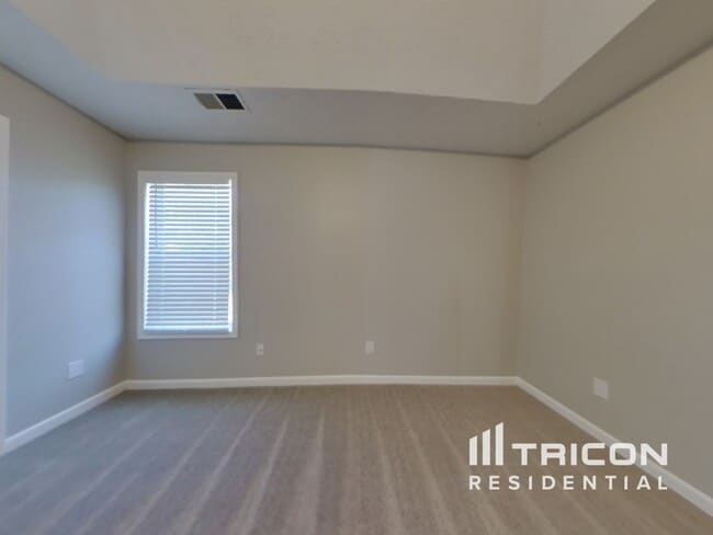 Building Photo - 85 Ann Cir