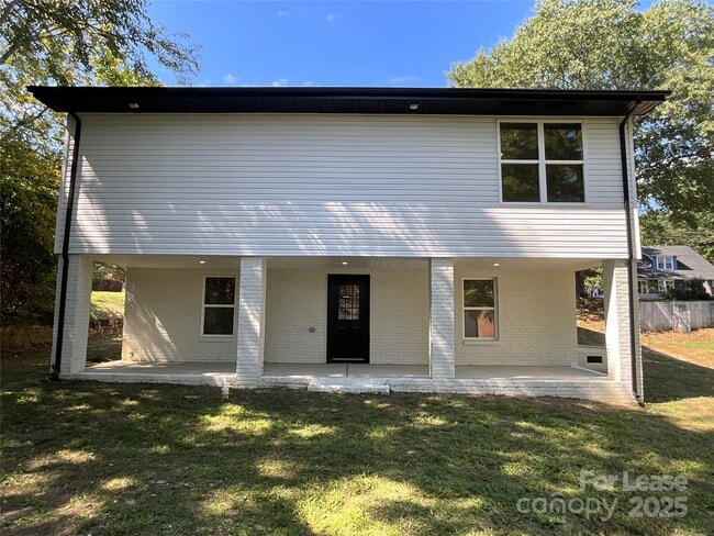 Building Photo - 307 N Catawba St