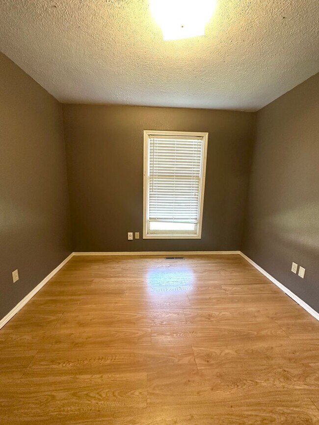 Building Photo - S0261-MF2