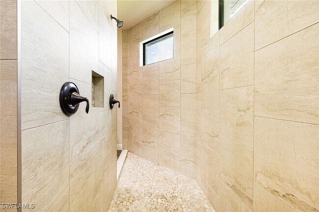 Building Photo - 16630 Willow Point Ct