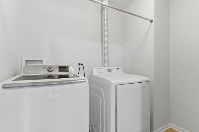 Building Photo - 2313 Stoughton Dr