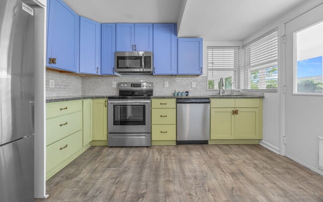 Building Photo - 8308 Nathan Ave