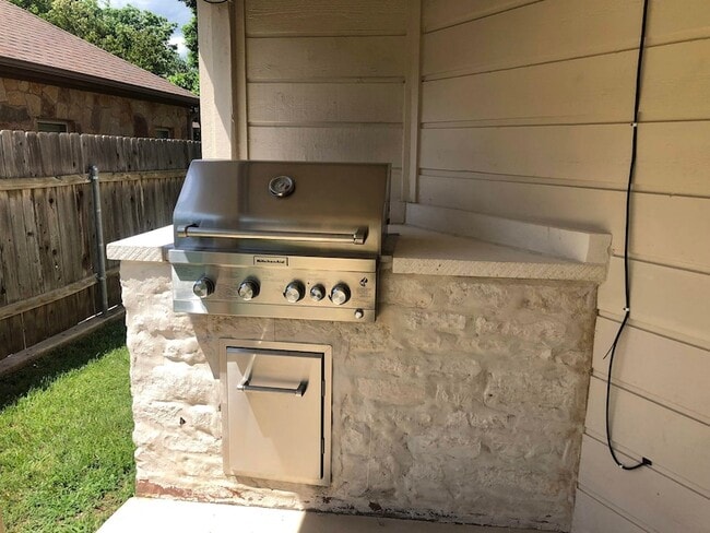 Building Photo - 268 Quail