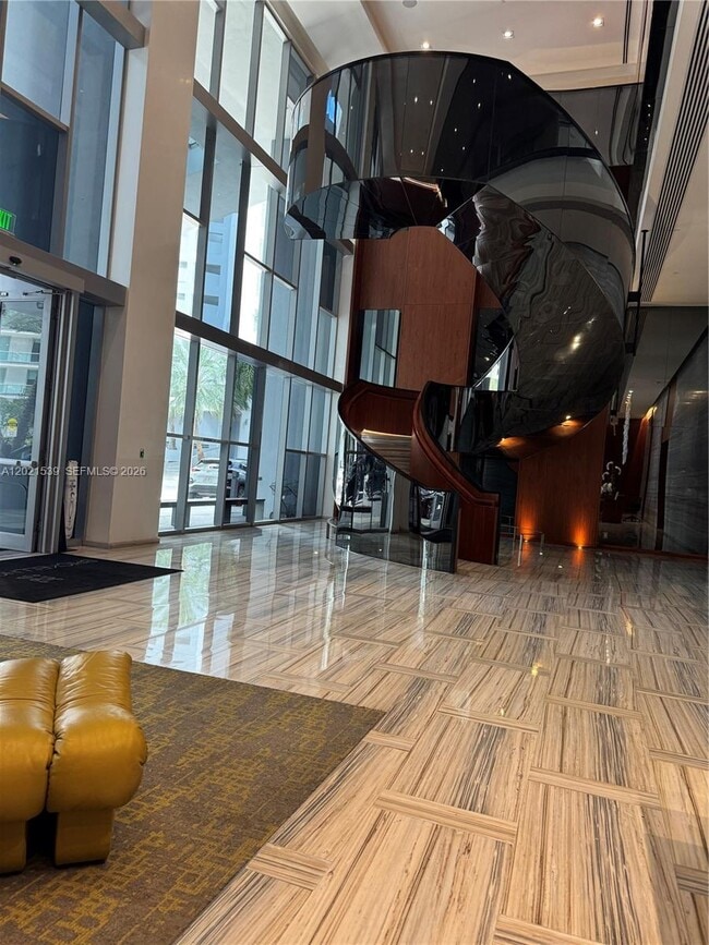 Building Photo - 1300 Brickell Bay Dr
