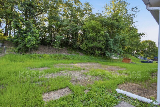 Building Photo - 29 Janyce Dr