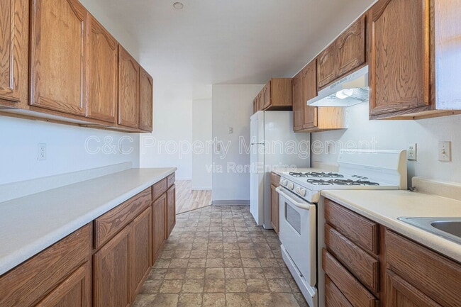 Building Photo - 15 Dolores Ave