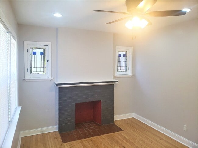 Building Photo - 4634 Ray Ave