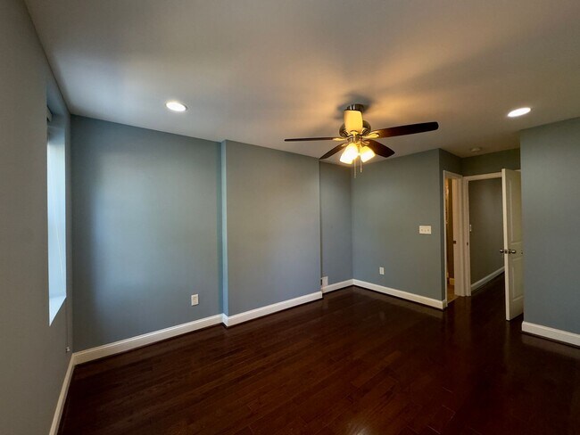 Building Photo - 615 W 33rd St