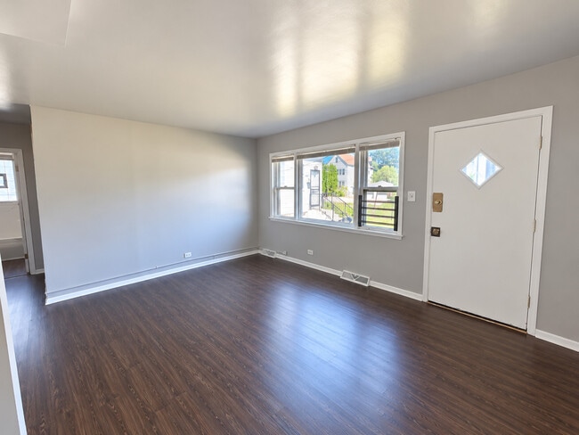 Building Photo - 2750 E 83rd St