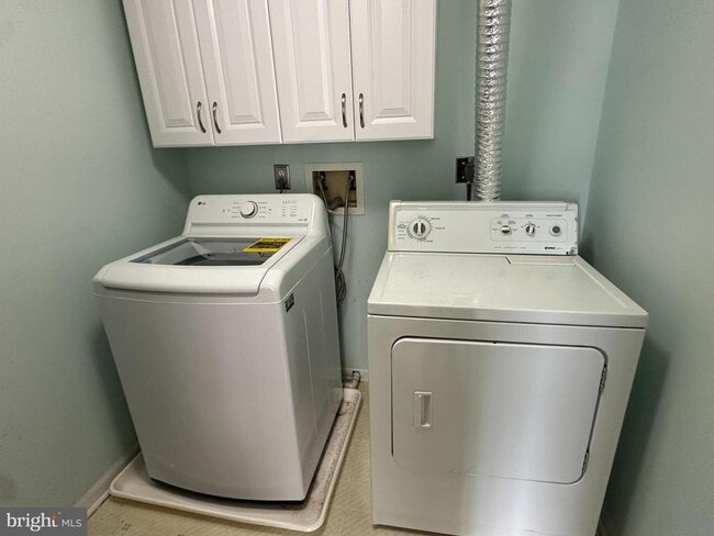 Building Photo - 4122 Maple Path Cir