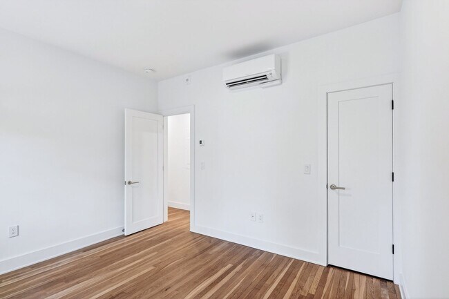 Building Photo - $3275 | 1BR 1BA | Brighton | Laundry in Building