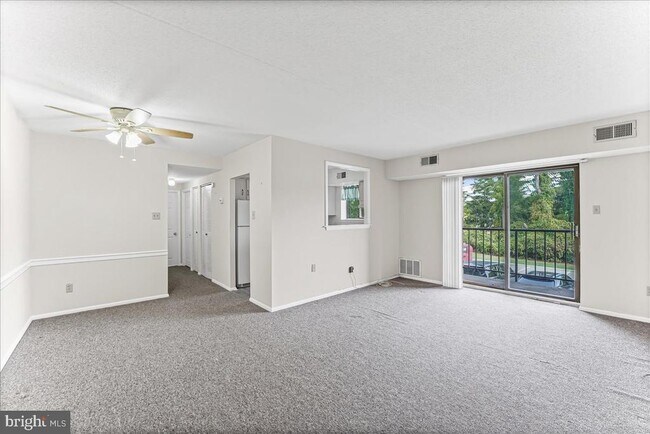 Building Photo - 510 Valley Dr