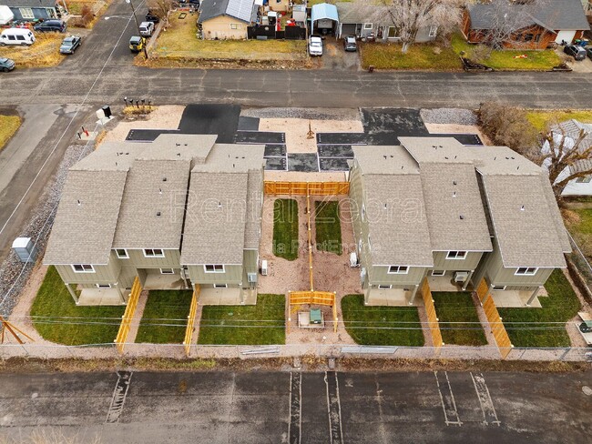 Building Photo - 374 SE Garner St